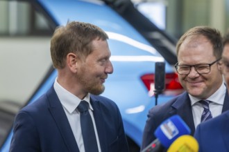 Minister President Michael Kretschmer and Federal Environment Minister Carsten Schneider during his
