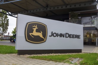 JOHN DEERE company sign at the Mannheim site