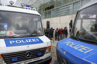Police cordon at the CDU's Konrad Adenauer House. Arrested activists of the New Generation. After