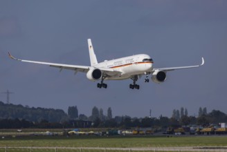 Government aircraft approaching Stuttgart Airport. Aircraft registration: 10-03, Luftwaffe, German