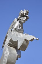 Sculpture guardian angel by Jürgen Goertz, modern art, water basin, fountain, bizarre shining angel