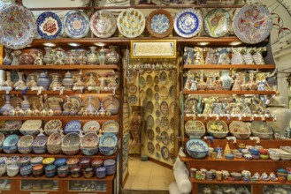 Porcelain shop in the Grand Bazaar Kapali Çarsi Istanbul, Turkey