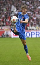 Jan Schöppner 1. FC Heidenheim 1846 FCH (03) on the ball MHPArena, MHP Arena Stuttgart,
