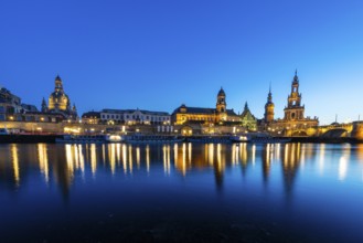 Old town skyline with Brühl's Terraces, Kunstakdeimie, Church of Our Lady, Residenzschloss, Higher