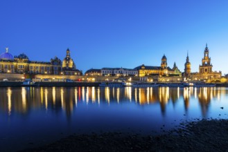 Old town skyline with Brühl's Terraces, Kunstakdeimie, Church of Our Lady, Cathedral Sanctissimae
