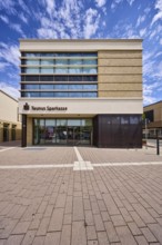 Taunus Sparkasse Anstalt des öffentlichen Rechts, moderne Architektur, Geschäftsgebäude,