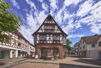 Historisches Rathaus, Fachwerkgebäude, Altes Rathaus Café Hofheim am Taunus, Fußgängerzone, Gehweg