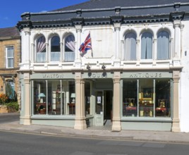 Walton House Antiques shop, market Place, Mere, Wiltshire, England, UK