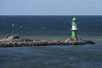 Green-white lighthouse, pier light west pier, waves, sea, Baltic Sea, Warnemünde, Rostock,