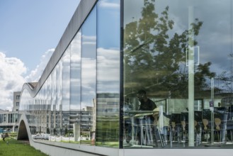 Rolex Learning Centre, École polytechnique fédérale de Lausanne, EPFL, Lausanne, Switzerland