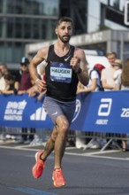 Nick Hauger USA, later in 15th place, at KM38 in front of Potsdamer Platz at the 51st BMW Berlin