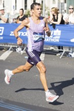 Hassan Chahdi (FRA), later in 6th place, at KM38 in front of Potsdamer Platz at the 51st BMW Berlin