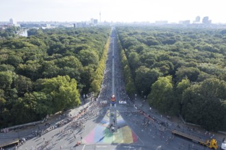 View from the Victory Column onto Straße des 17. Juni towards the Brandenburg Tor at the 51st BMW