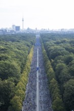 View from the Victory Column onto Straße des 17. Juni towards the Brandenburg Tor at the 51st BMW