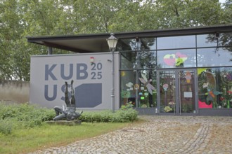 Entrance to the Cube 2025 to the art museum Kloster Unser Lieben Frauen and sculpture Ringergruppe