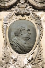 Relief of Lord Mayor Gustav Hasselbach, monument, head, medallion, detail, fountain,