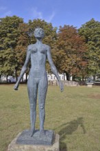 Sculpture The Swimmer by Jenny Mucchi-Wiegmann 1968, modern art, bronze sculpture, life-size,