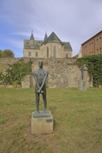 Sculpture Freedom Fighter by Fritz Cremer 1947, sculpture park, standing male figure with arms