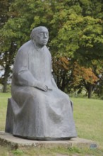 Sculpture Käthe Kollwitz by Gustav Seitz 2010, monument to the paintress, sculptor, seated female