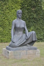 Sculpture Mother Earth by Fritz Cremer 1951, seated female figure, bronze sculpture, life-size,