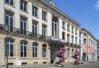 The Tinnen Schotel, Tin Dish, cultural department and academy for music, speech and dance in the