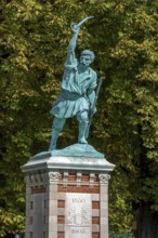 Bronze statue De Groene Jef by Jef Lambeaux for the 75th anniversary of Belgian independence in the