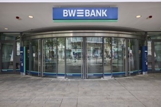 Baden-Württembergische Bank, BW-Bank, entrance area, roofing, modern architecture, reflections on