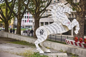 Rössle-Parade 2007, public art, street, general architecture, facades, windows, pedestrians as