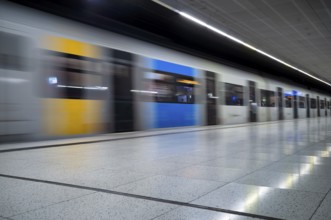 Underground incoming S-Bahn, train, Class 420 Generation 2025, platform, stop, city centre station,