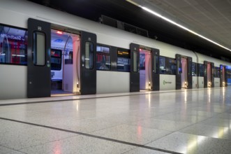 Stationary S-Bahn, train, class 420 generation 2025, doors open, empty, platform, stop, city centre