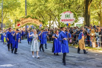 Franconian group of winegrowers from Sommerach am Main, entry of the Oktoberfest hosts,