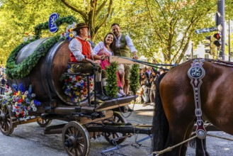 Barrel wagon with the landlady of the Löwenbräu marquee Stephanie Spendler, Oktoberfest, Munich,