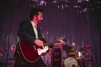 Ben Schneider, singer of Lord Huron live at the Tempodrom Berlin on 08.09.2025