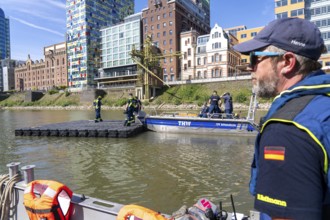 Transport of a floating platform with the jet-float system, this can be used as a work platform,