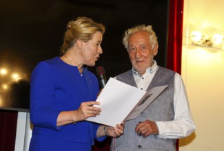 Franziska Giffey and Dieter Hallervorden at the premiere of the play 'Der eingebildet Kranke' and