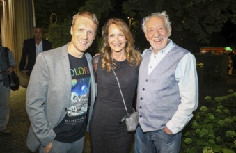 Oliver Pocher, Christiane Zander and Dieter Hallervorden and at the premiere of the play 'Der