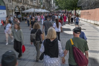 Strolling tourists in the pedestrian zone, Neuhauser Str, Munich, Bavaria, Germany