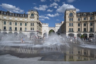 Karlstor am Stachus, built in 1791, in front the fountain in the Stachus roundabout, builder