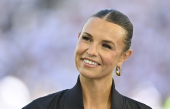 DAZN presenter Laura Wontorra, portrait smiles, Bundesliga, MHPArena, MHP Arena Stuttgart,