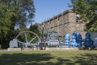 Compound steam engine in front of the RWW Kahlenberg hydroelectric power station, Mülheim an der