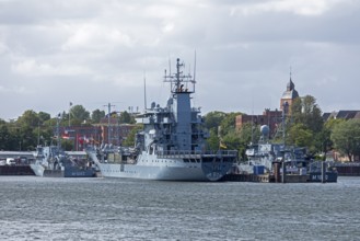 Bundeswehr ships, Scharnhorst Bridge, naval base, Kiel, Schleswig-Holstein, Germany