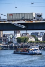 Cargo ship, container freighter, on the Rhine near Düsseldorf, Rheinkniebrücke, Altstadtufer, North