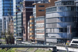 Media Harbour, Düsseldorf, Old and modern architecture in the former harbour, now a mixture of