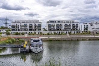 New Graf Bismarck urban quarter on the Rhine-Herne Canal, residential and commercial development on