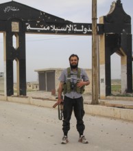 Syrian opposition fighters during battles with ISIS in northern Syria. Counterterrorism. Aleppo,