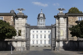 Entrance Schloss Bensberg, Althoff Grandhotel Schloss Bensberg, Bergisch Gladbach, Bergisches Land,