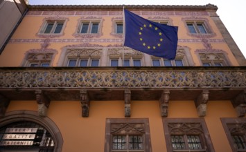European flag flies at the town hall, Hôtel de Ville, market square, old town, Obernai, also