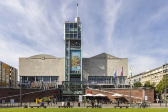 Paradeplatz Mannheim with Stadthaus. The Stadthaus is a heritage-protected multi-purpose building.