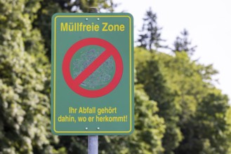 Litter-free zone. Sign at a hikers' car park near Neidlingen in the Swabian Alb. Hikers are asked