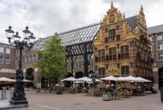 Restaurant Het Goudkantoor, historic building from 1635, on the Waagplein, former tax office,